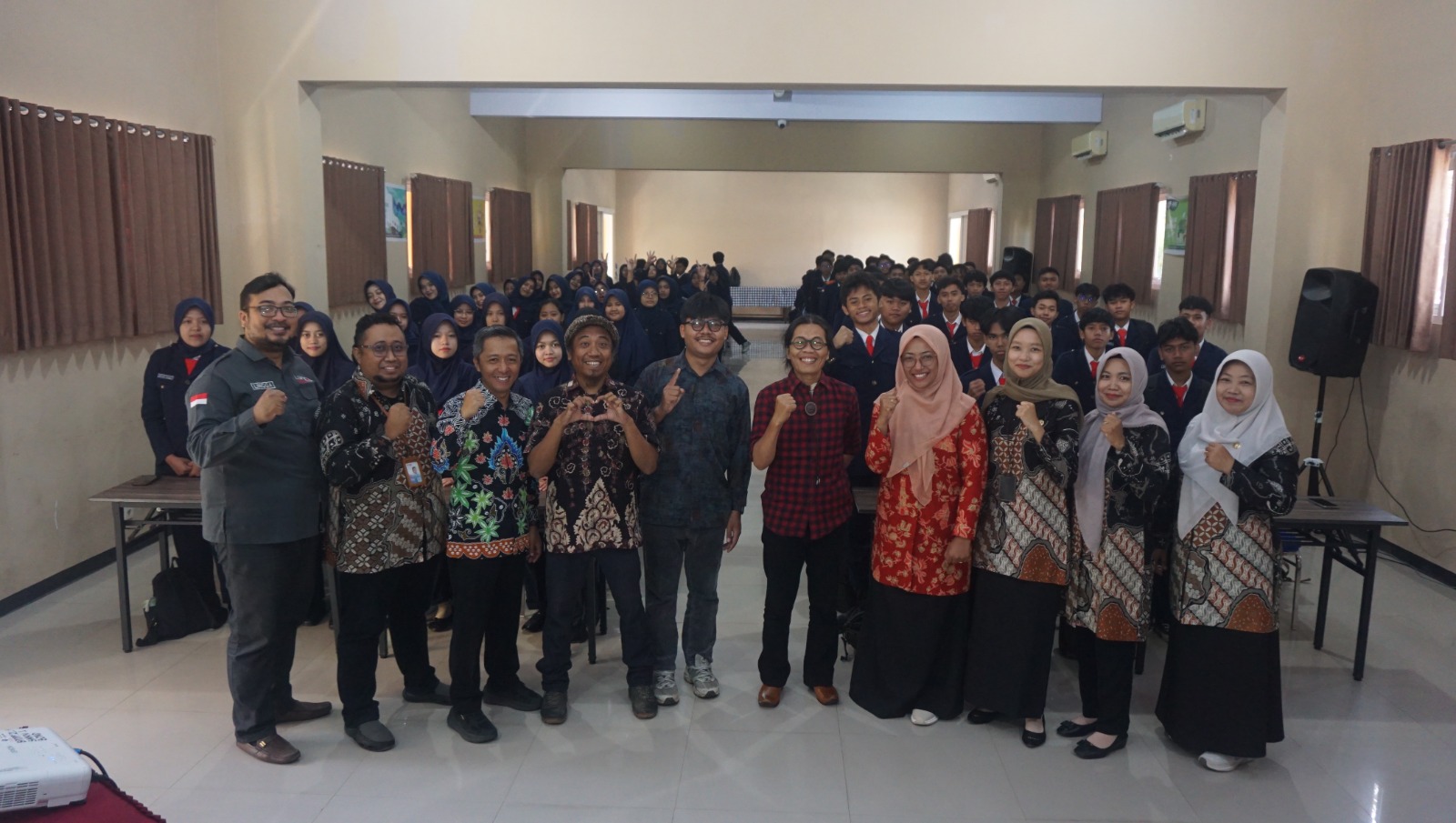 Guru Tamu DKV SMKN 1 Bondowoso Hadirkan Dosen ITS Surabaya