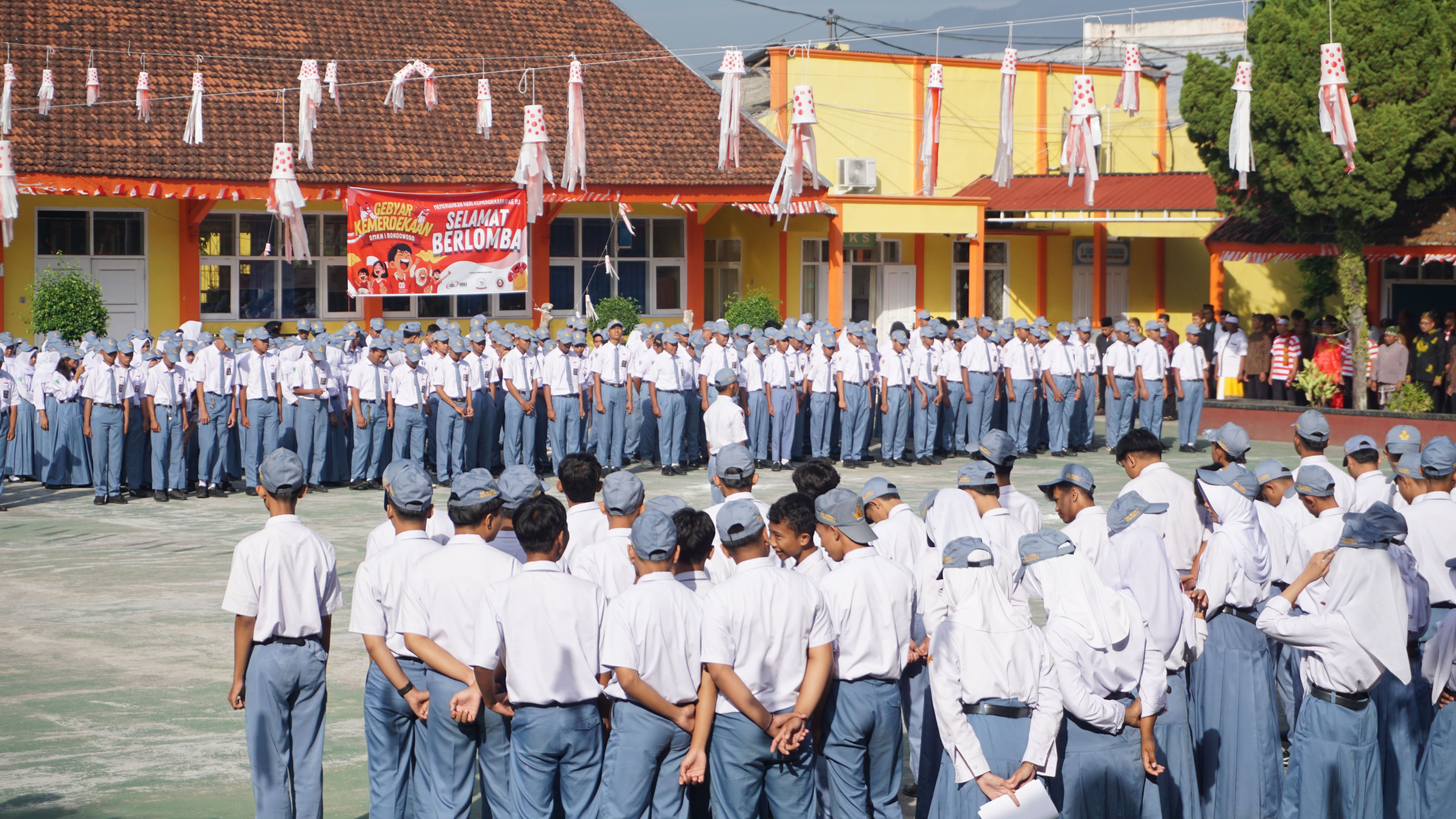 Membentuk Karakter Generasi Bangsa